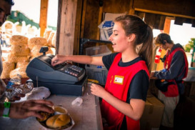 İş, səyahət, üstəlik 10 min dollar da qazanc – «Work and travel» Necə İşləyir? – MÜSAHİBƏ