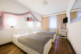 "Rivoli Hotels Group MMC" işçi axtarır - VKANSİYA