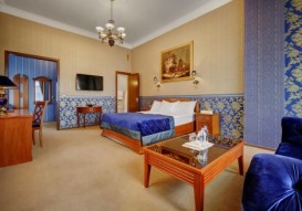 Məşhur otel satışa çıxarılıb