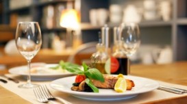 Restoran işçi axtarır - VAKANSİYA